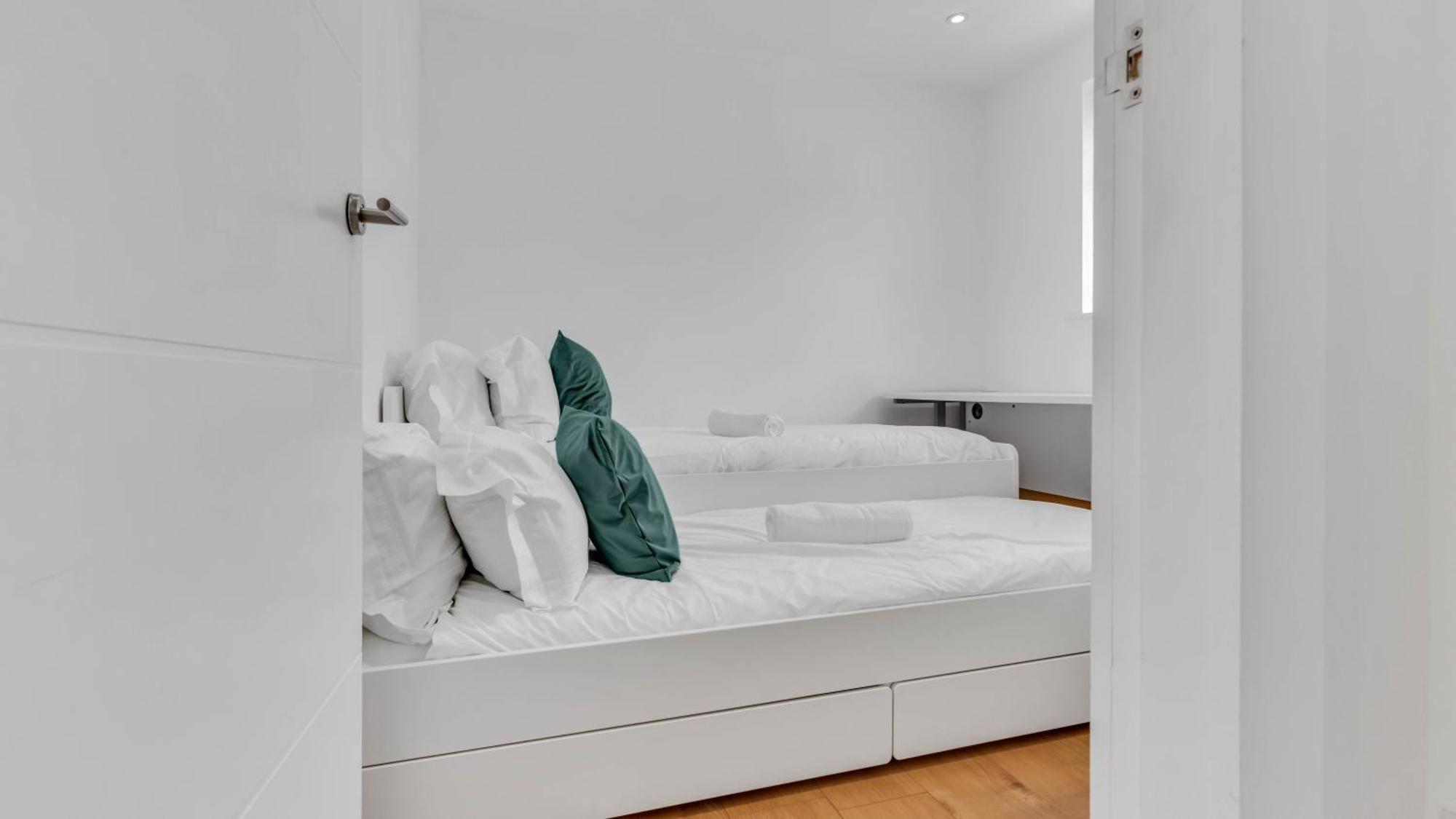 Forest Green Elegance- King Size Bed- Free Parking- Games- Ideal For Groups And Families Hébergement de vacances Birmingham